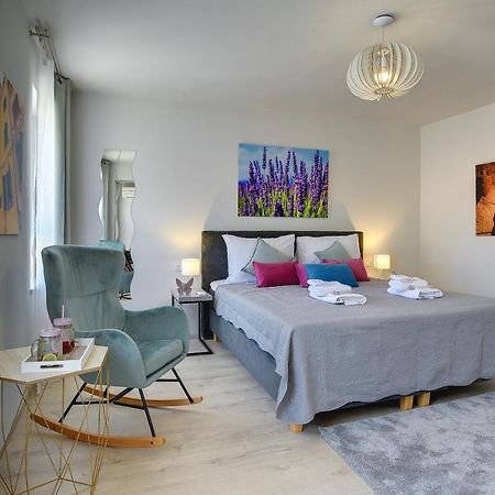 D&A City Center Apartments With Free Parking Pula Buitenkant foto