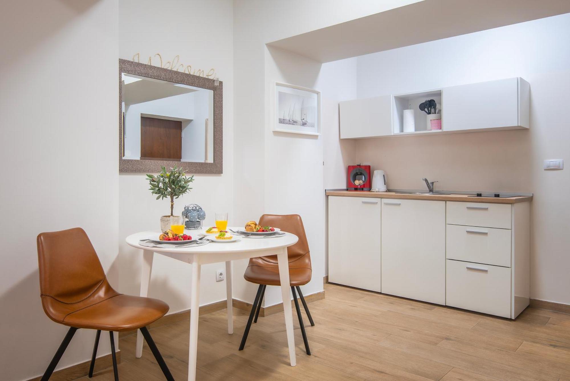 D&A City Center Apartments With Free Parking Pula Buitenkant foto