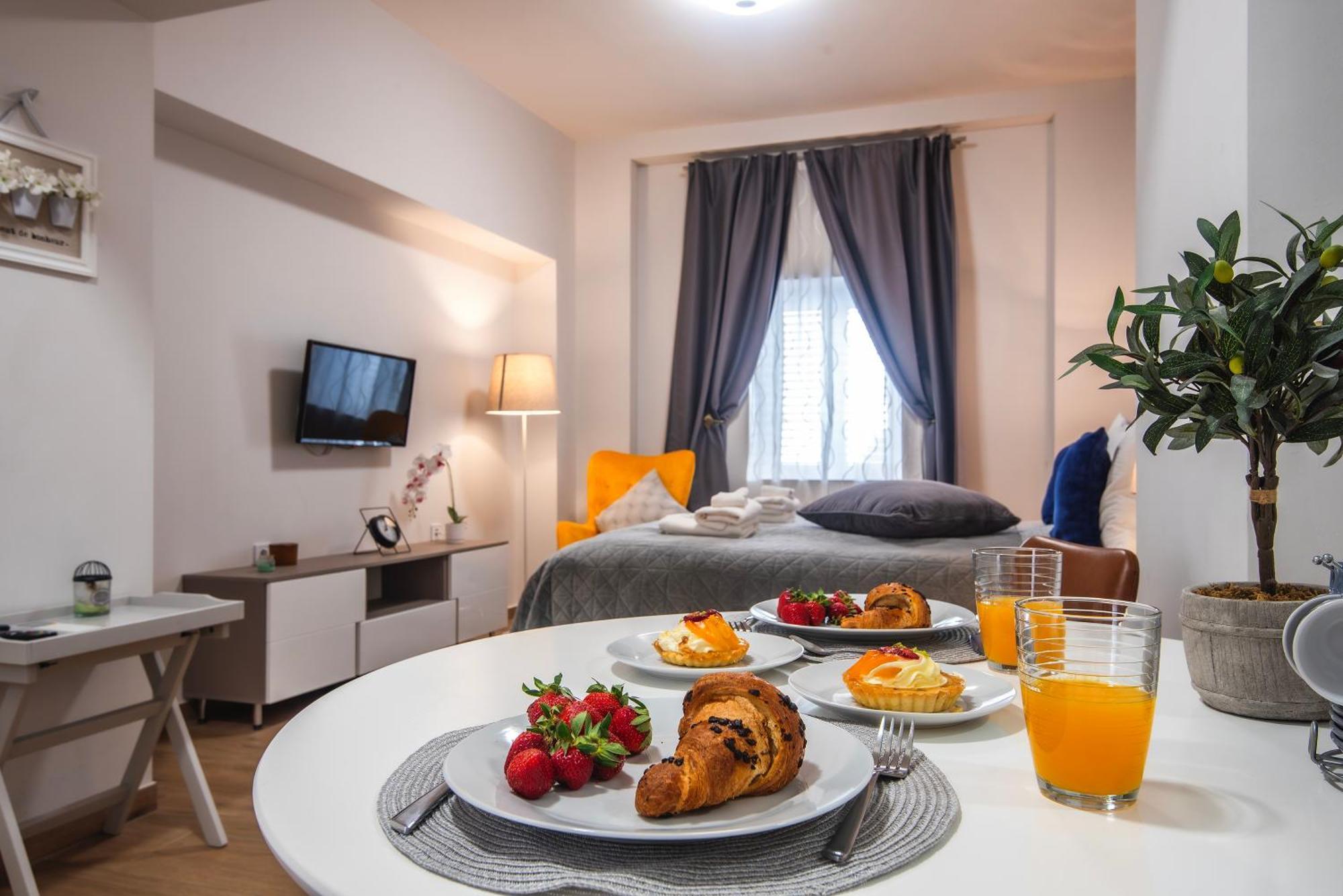 D&A City Center Apartments With Free Parking Pula Buitenkant foto