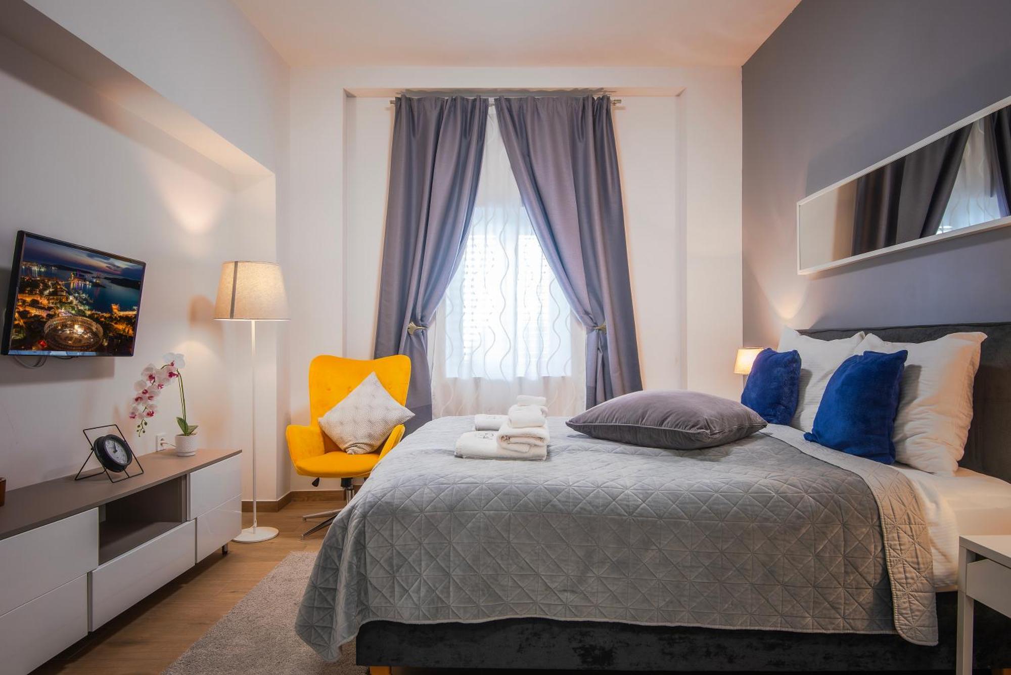 D&A City Center Apartments With Free Parking Pula Buitenkant foto