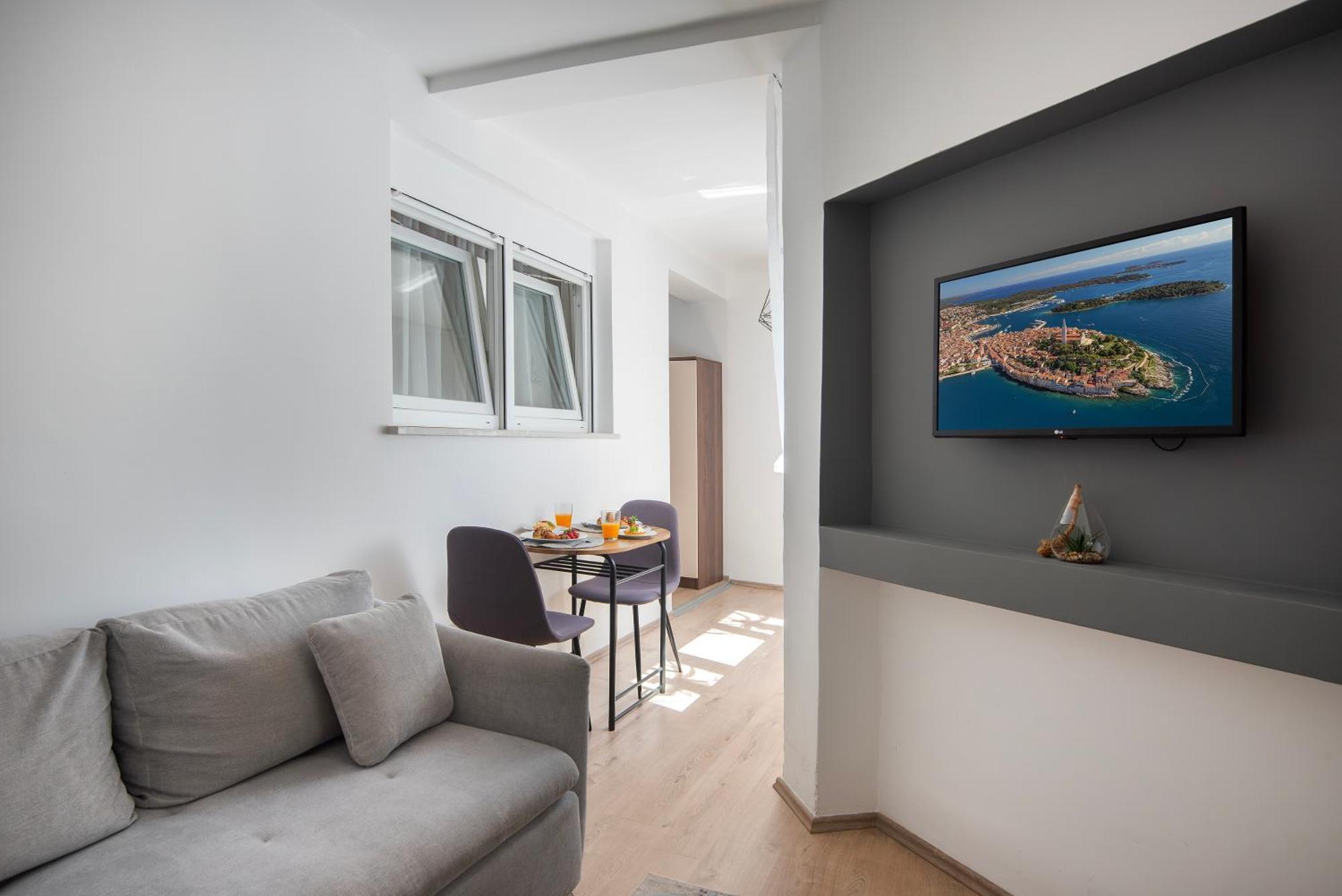 D&A City Center Apartments With Free Parking Pula Buitenkant foto