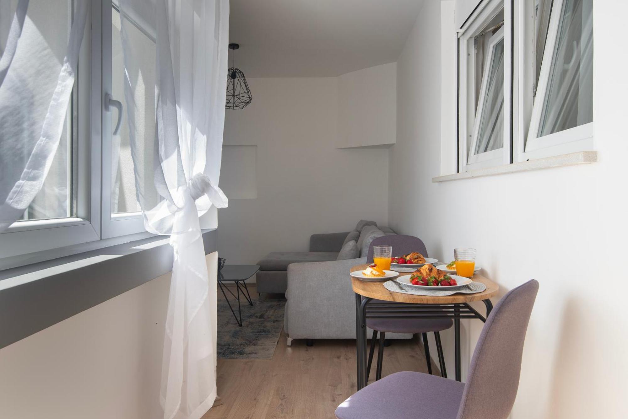 D&A City Center Apartments With Free Parking Pula Buitenkant foto
