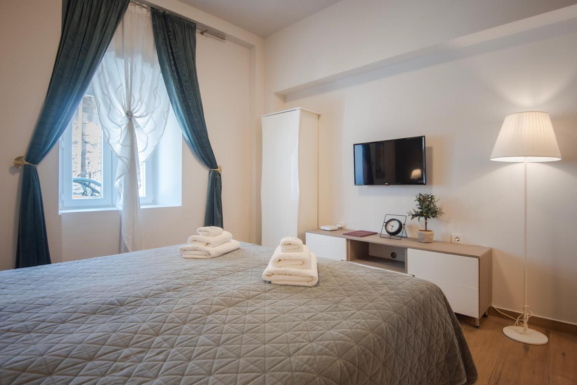 D&A City Center Apartments With Free Parking Pula Buitenkant foto