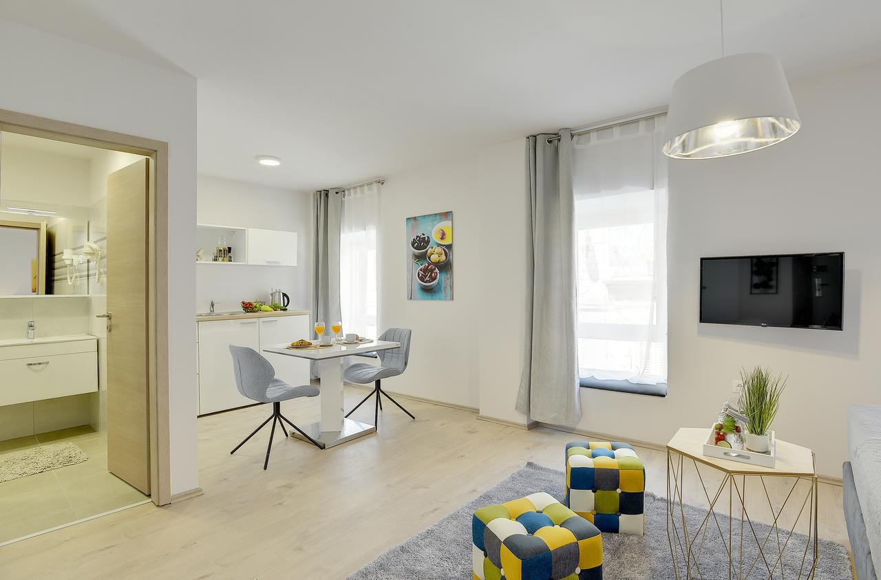 D&A City Center Apartments With Free Parking Pula Buitenkant foto