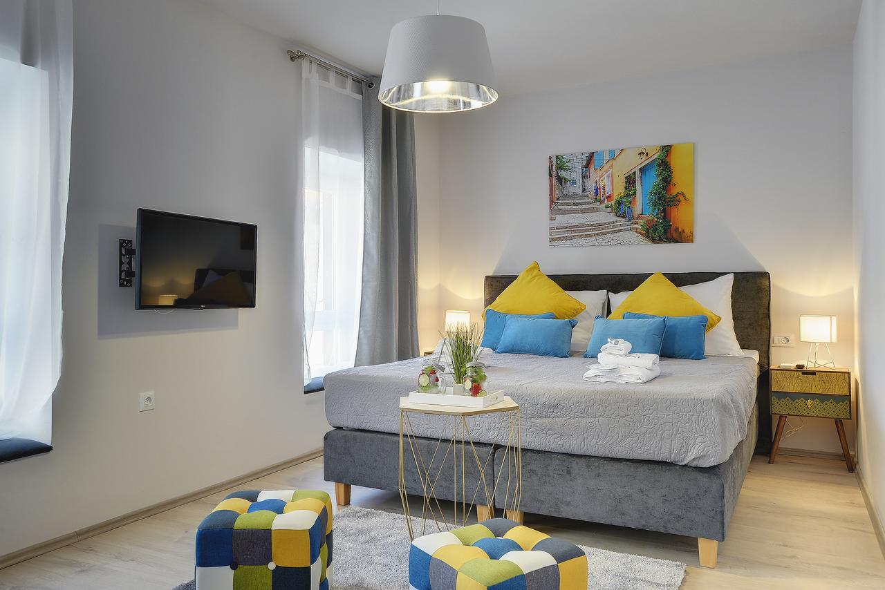 D&A City Center Apartments With Free Parking Pula Buitenkant foto