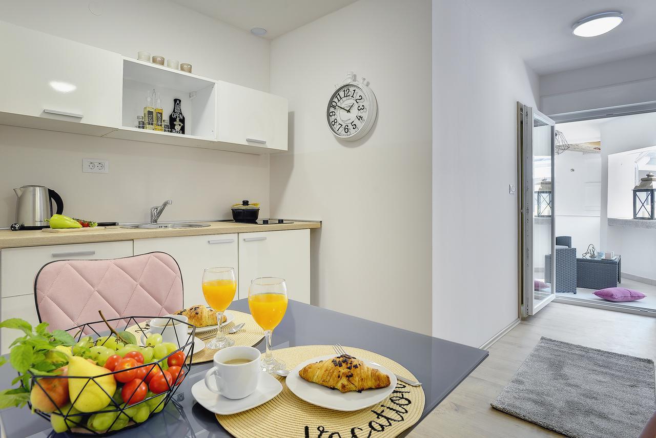 D&A City Center Apartments With Free Parking Pula Buitenkant foto