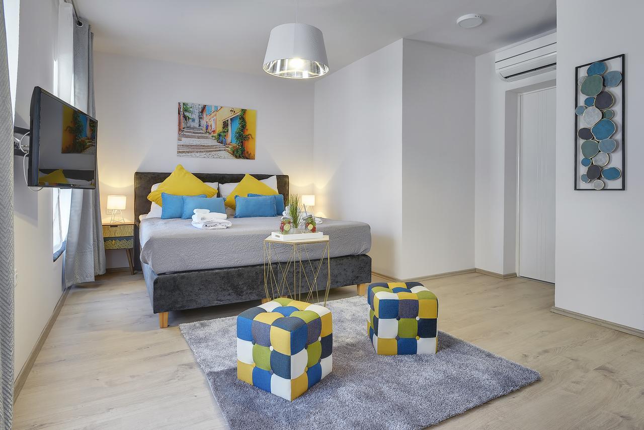D&A City Center Apartments With Free Parking Pula Buitenkant foto