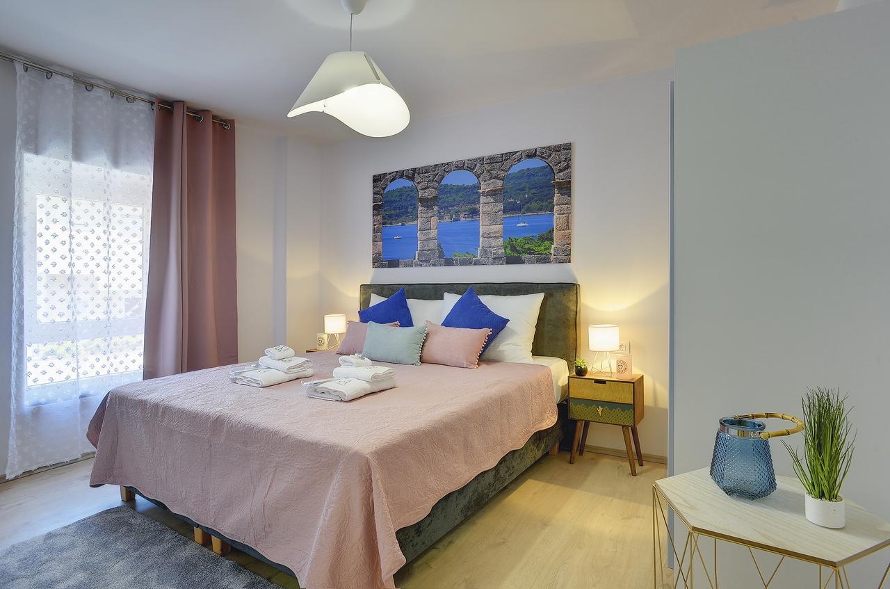 D&A City Center Apartments With Free Parking Pula Buitenkant foto