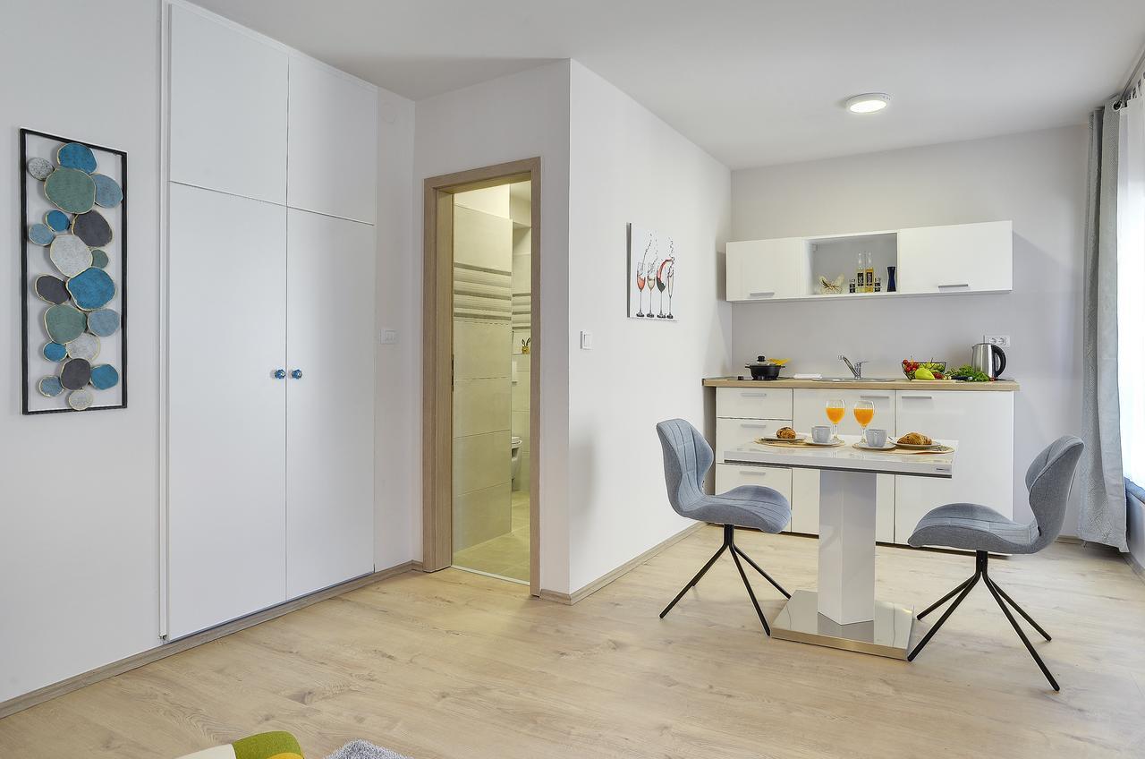 D&A City Center Apartments With Free Parking Pula Buitenkant foto