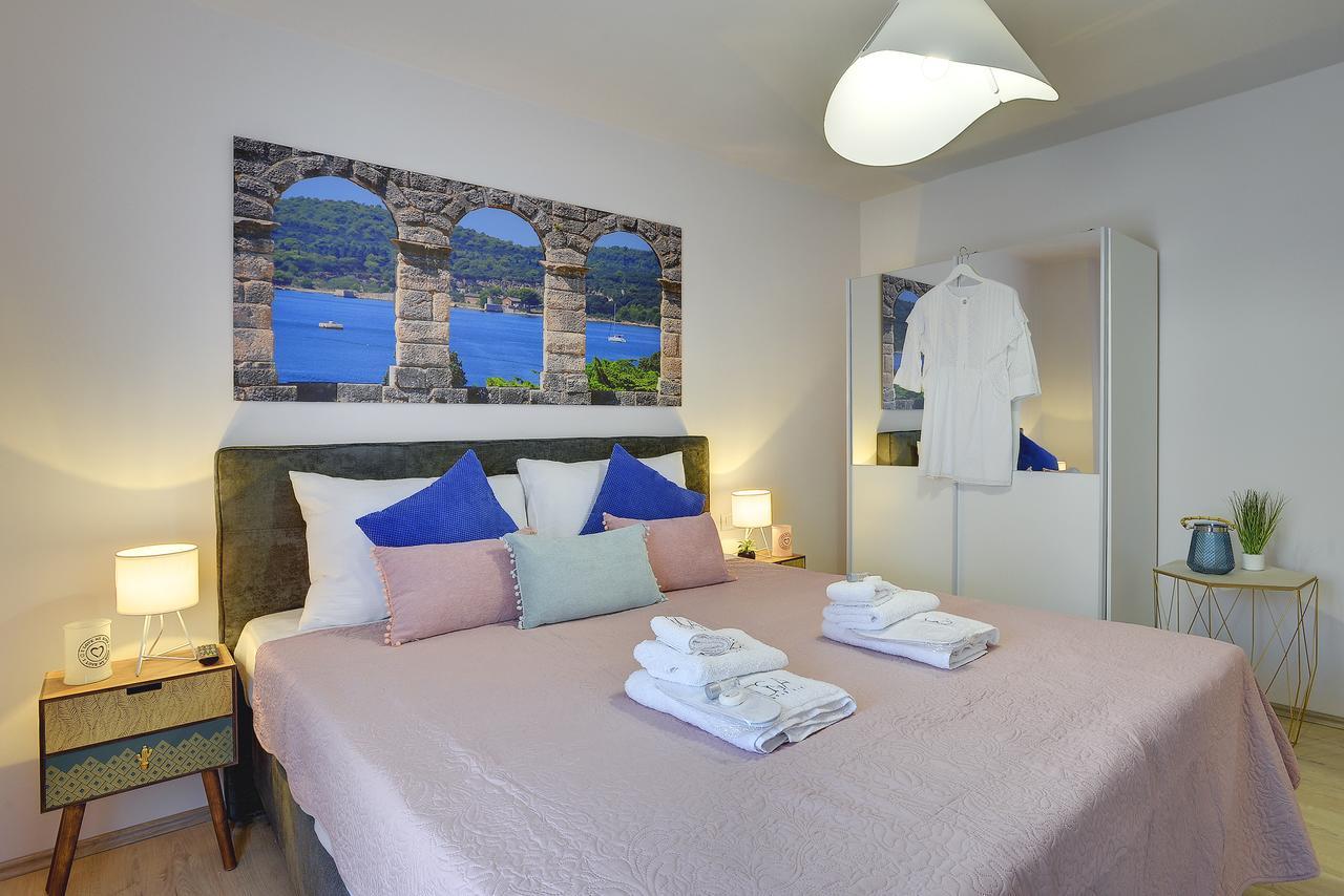 D&A City Center Apartments With Free Parking Pula Buitenkant foto
