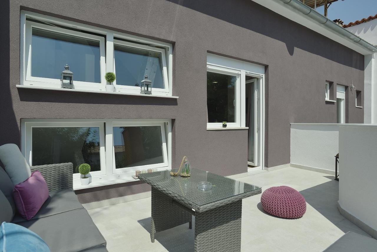 D&A City Center Apartments With Free Parking Pula Buitenkant foto