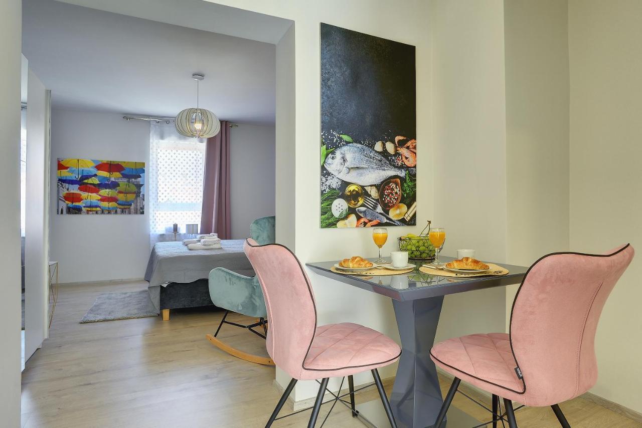 D&A City Center Apartments With Free Parking Pula Buitenkant foto
