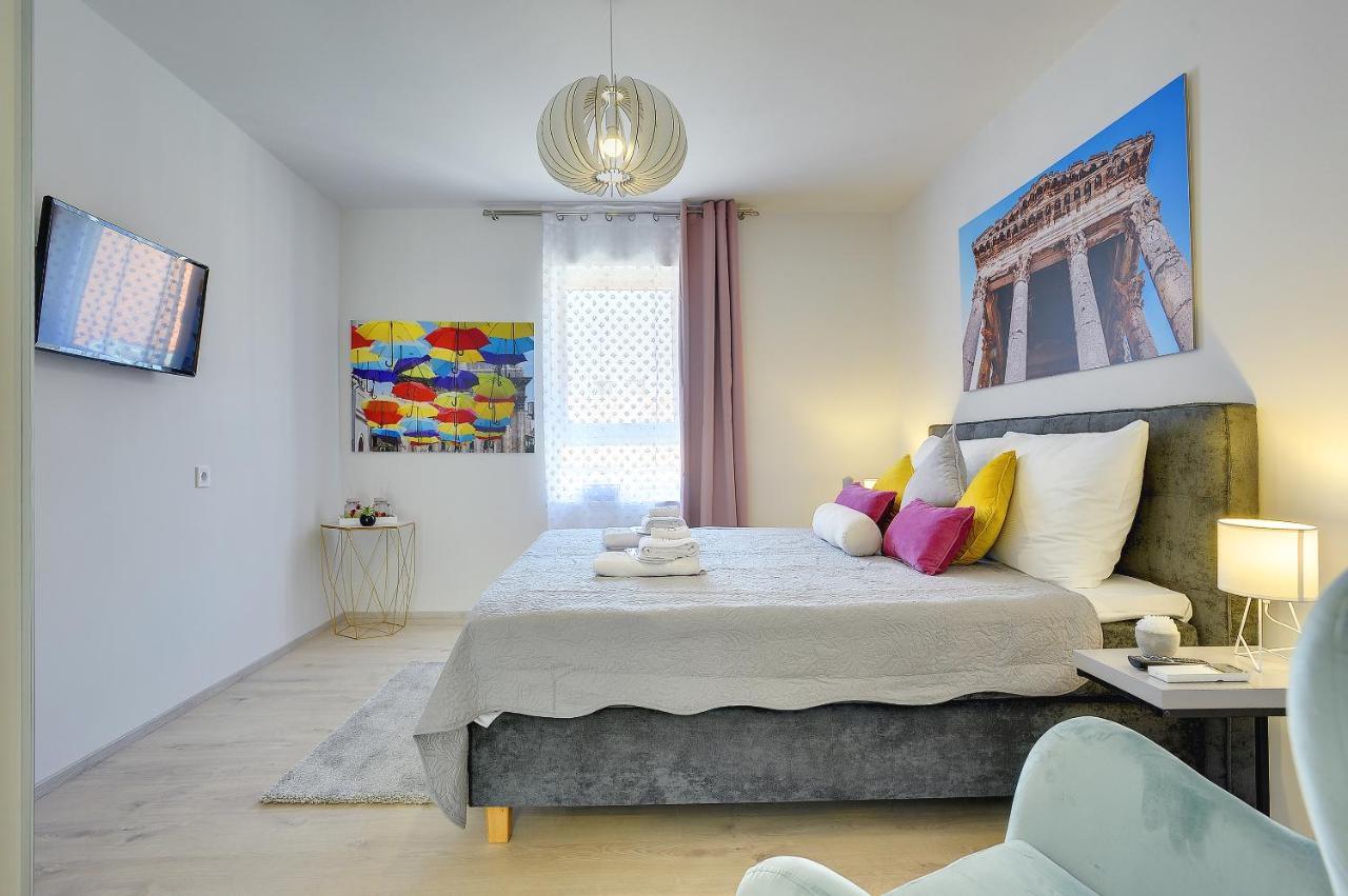 D&A City Center Apartments With Free Parking Pula Buitenkant foto