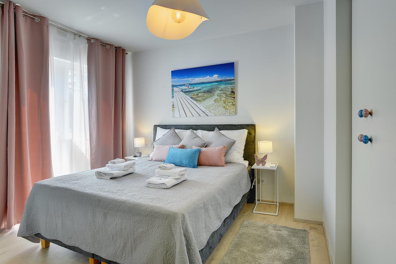 D&A City Center Apartments With Free Parking Pula Buitenkant foto